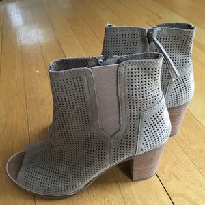 TOMS Taupe Wedges Size 7.5
